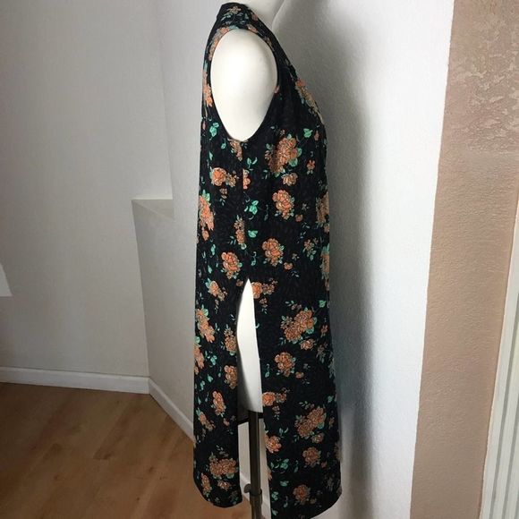 LulaRoe Joy Sleeveless Vest Small black floral - Picture 8 of 10